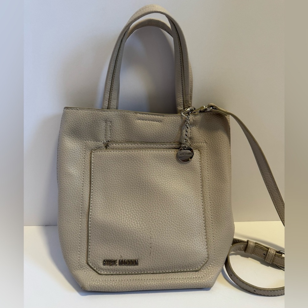 Steve Madden light gray crossbody bag.